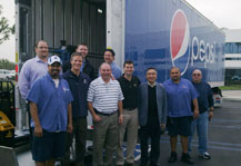 在可口可樂公司采購 鐵臂小金剛交貨現場